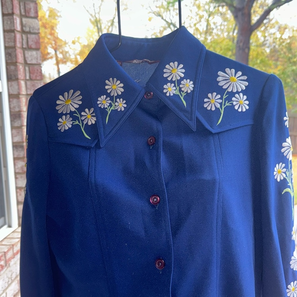 Vintage Embroidered Daisies Blue Knit Top 1970s sz 12 Denimites